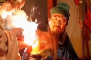 《关羽出装和铭文攻略，助你成为真正的国士无双》（高效出装与精准铭文，让你战胜一切强敌）